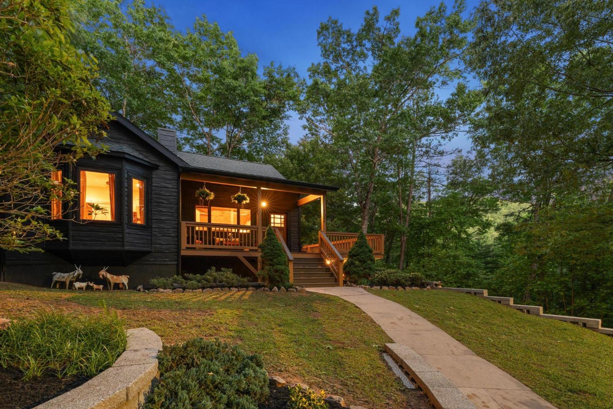 Lux Mtn Cabin Hot Tub, Fire Pit, Game Room 3Bd Franklin Exterior photo